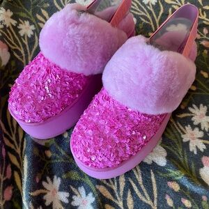 UGG Funkette Platforms Size 9 Brand New(No Box)